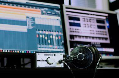What is Chrome Music Lab and how does it work?